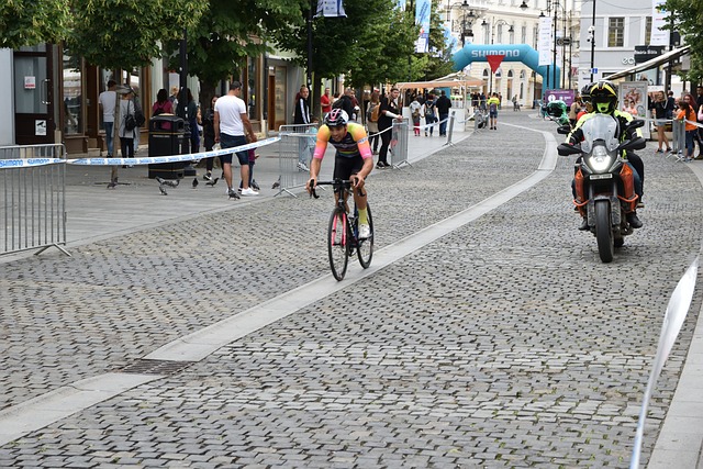 战术讨论以 战术讨论以